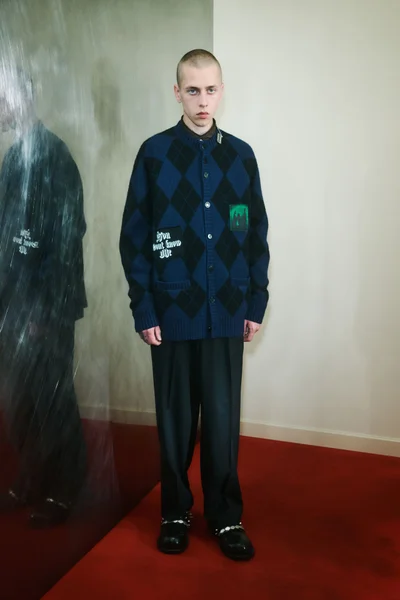Look 27